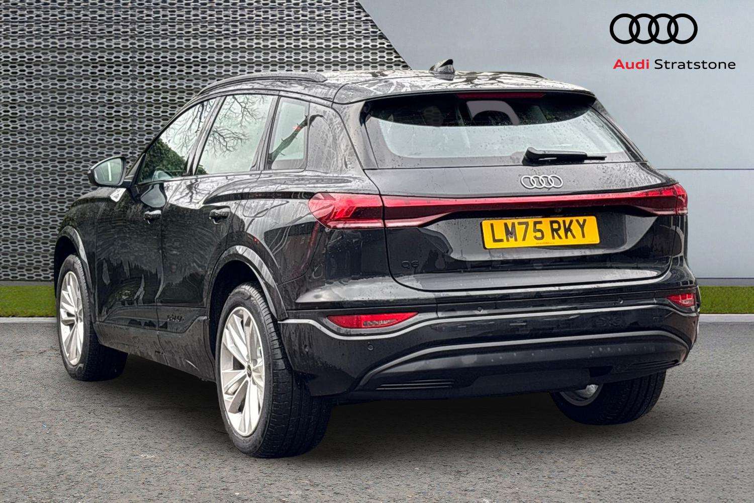 Used Audi Q6 e-tron 2025 for sale - 76692158: Photo 3