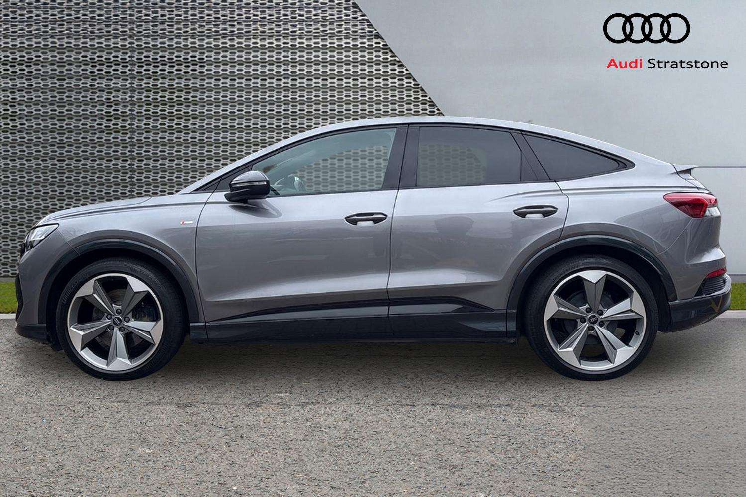 Used Audi Q4 e-tron 2023 for sale - 78129777: Photo 8