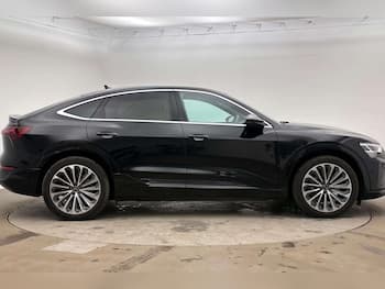 Used Audi Q8 2023 for sale - 79784391: Photo