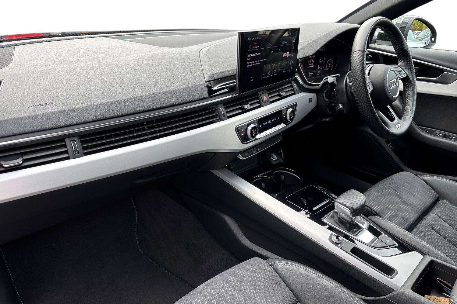 Used Audi A4 2023 for sale - 76100597: Photo 2