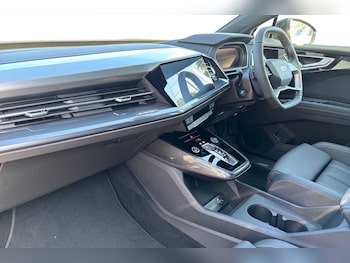 Used Audi Q4 e-tron 2025 for sale - 76230445: Photo 2