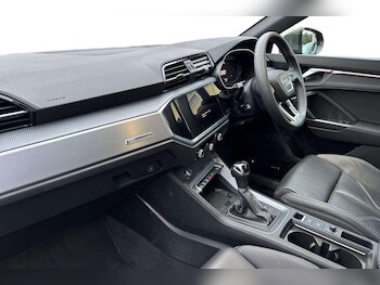 Used Audi Q3 2024 for sale - 77044099: Photo