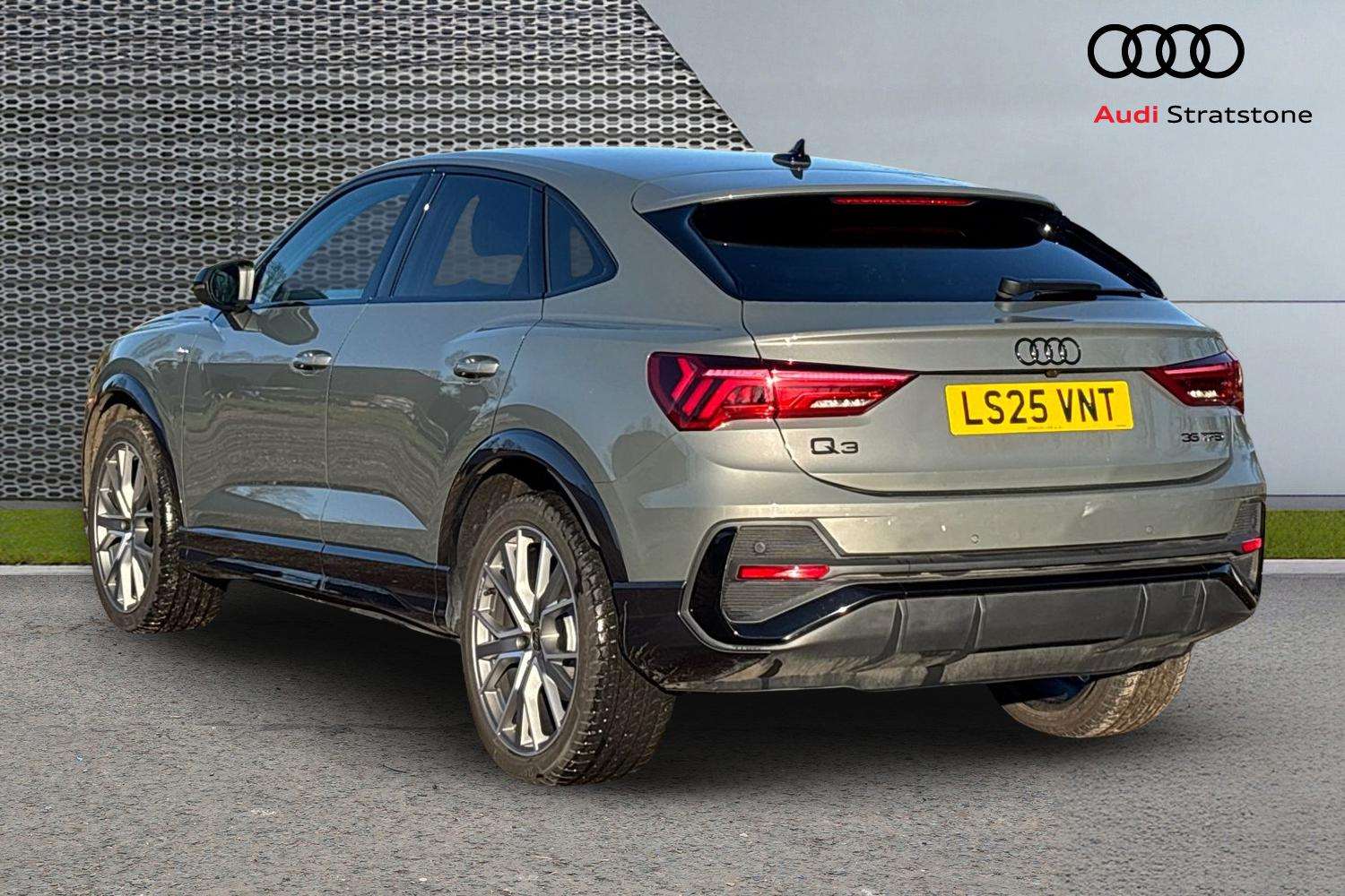 Used Audi Q3 2025 for sale - 76875701: Photo 3