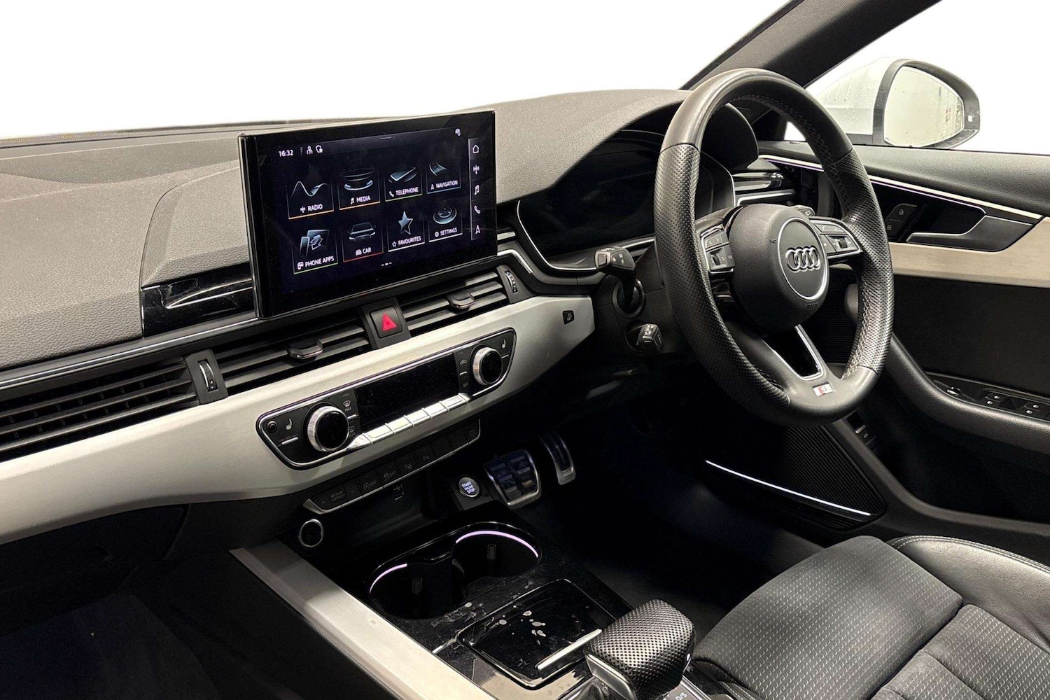 Used Audi A4 2023 for sale - 77361458: Photo 2