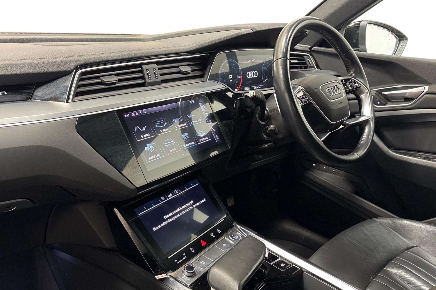 Used Audi e-tron 2020 for sale - 76125888: Photo 2