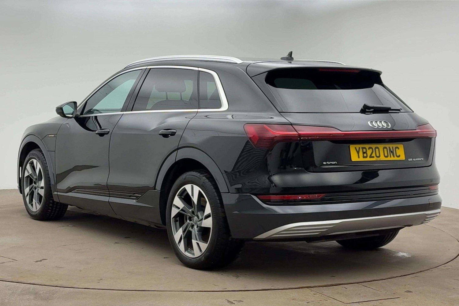 Used Audi e-tron 2020 for sale - 76125888: Photo 3