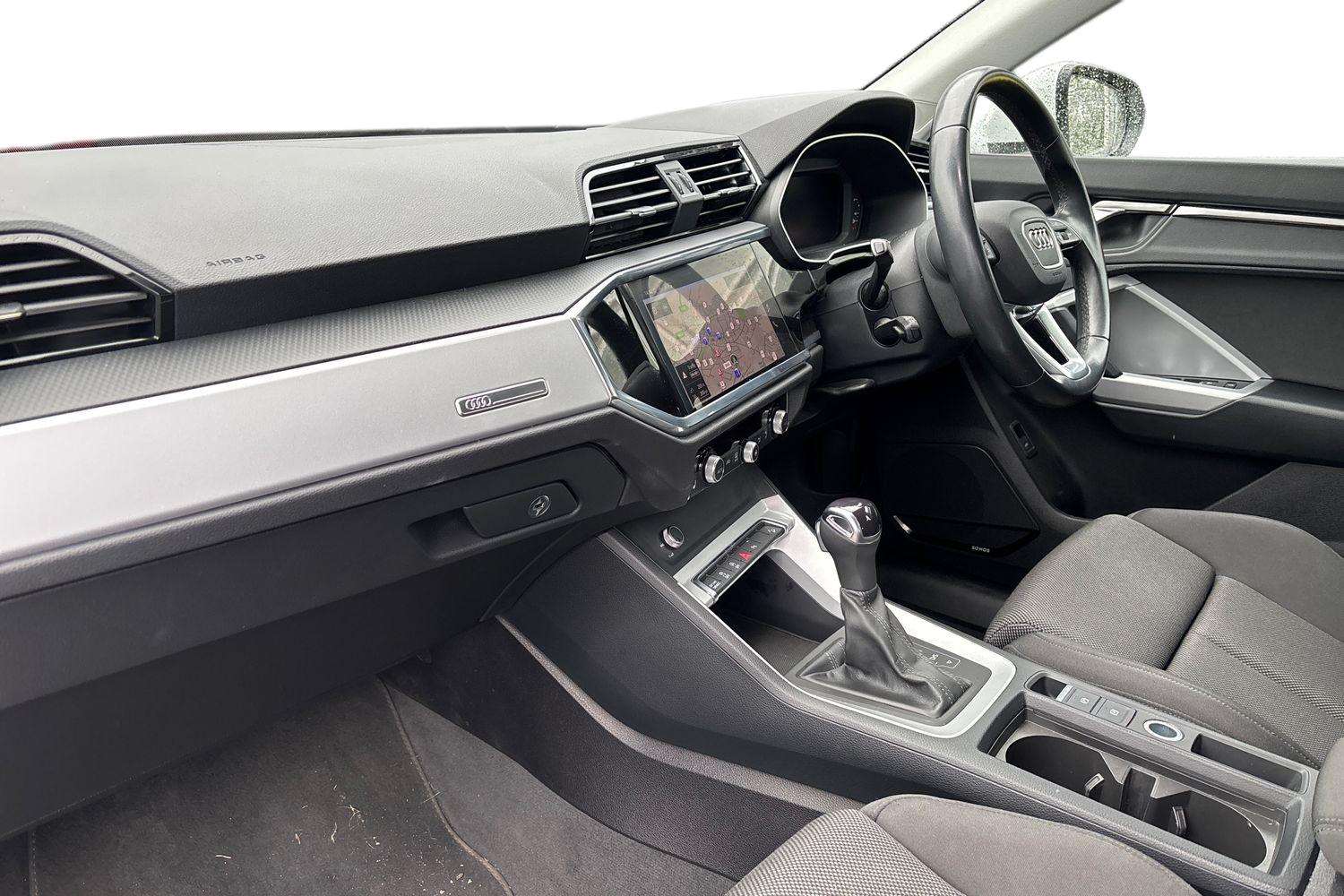 Used Audi Q3 2023 for sale - 76100649: Photo 2