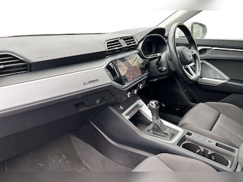 Used Audi Q3 2023 for sale - 76100649: Photo 2
