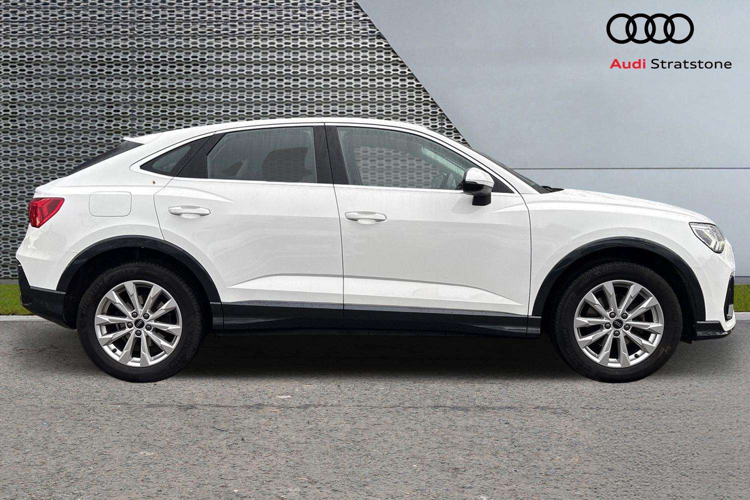Used Audi Q3 2023 for sale - 76100649: Photo 4