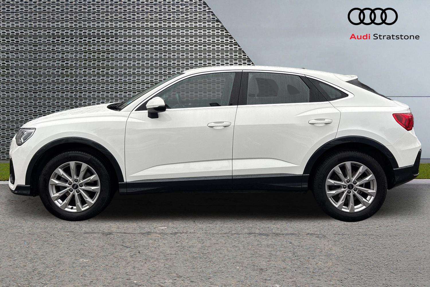 Used Audi Q3 2023 for sale - 76100649: Photo 8