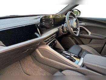 Used Audi Q5 2025 for sale - 77051443: Photo