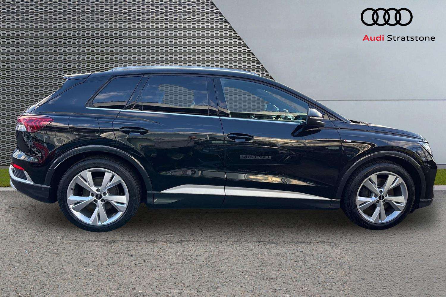 Used Audi Q4 e-tron 2022 for sale - 77928420: Photo 4