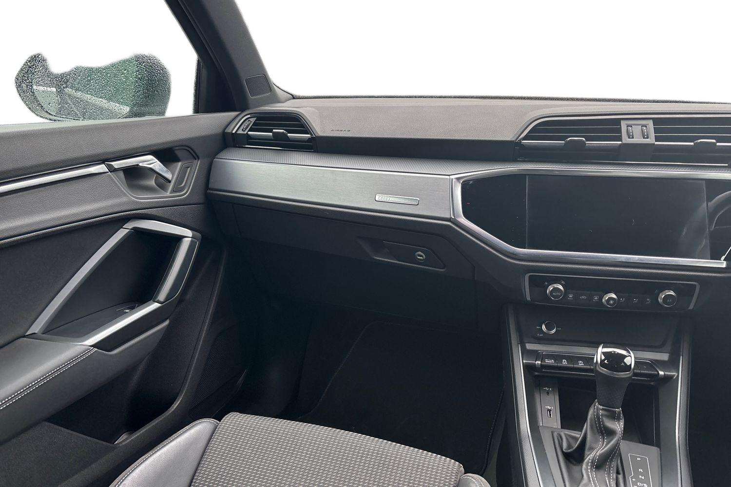 Used Audi Q3 2019 for sale - 77458554: Photo 19