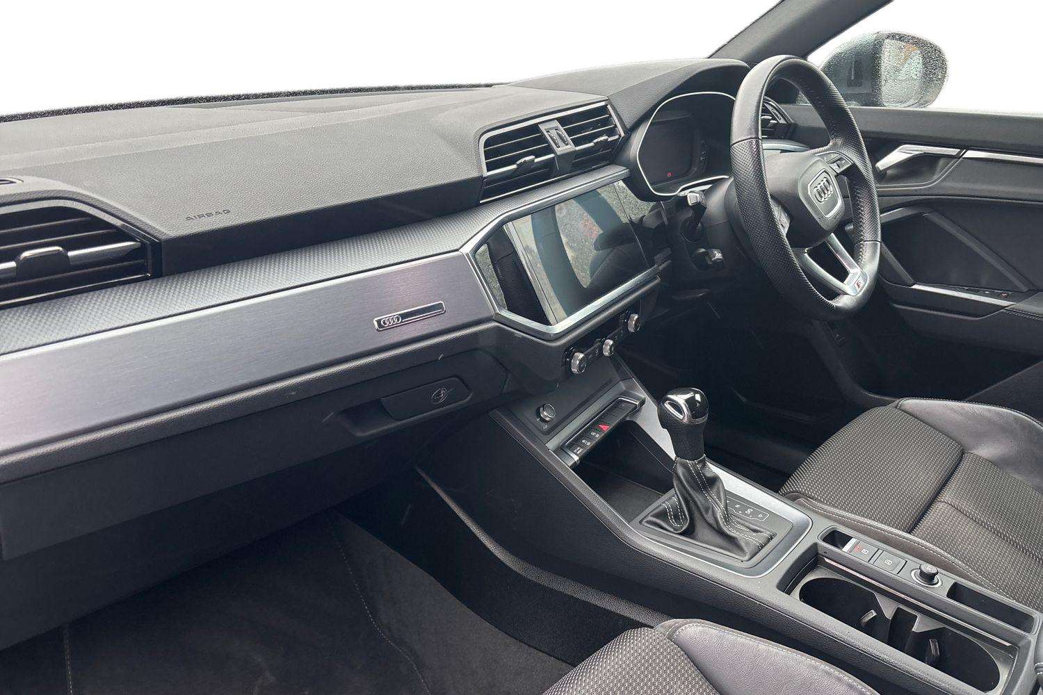 Used Audi Q3 2019 for sale - 77458554: Photo 2