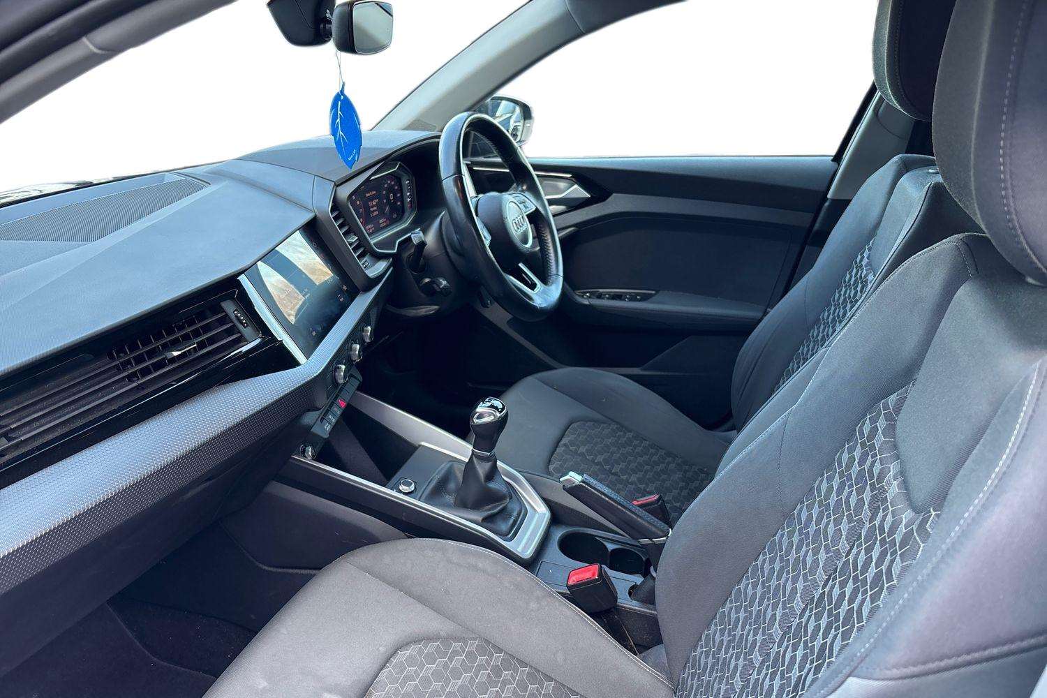 Used Audi A1 for sale - 77726879: Photo 2