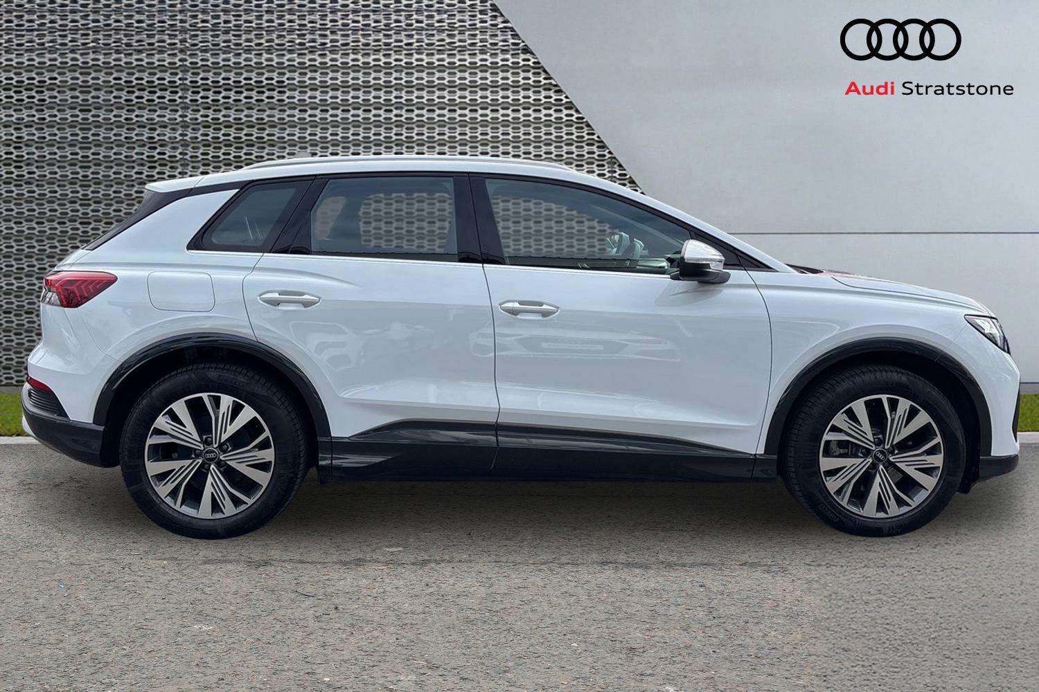 Used Audi Q4 e-tron 2025 for sale - 77741101: Photo 4