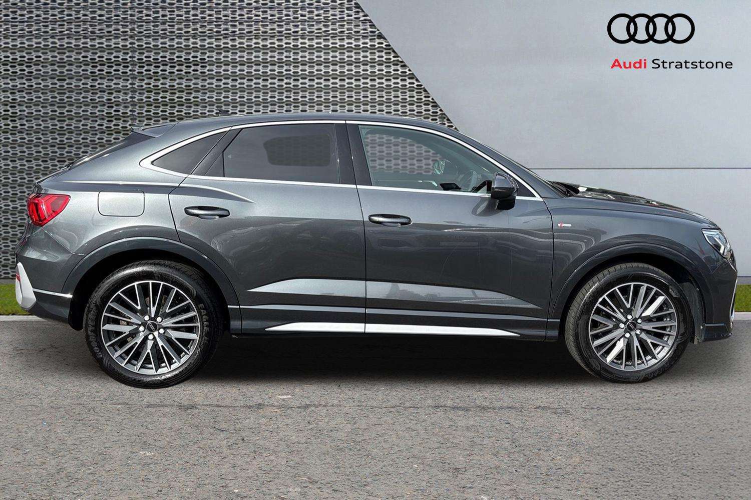 Used Audi Q3 2023 for sale - 77058297: Photo 4