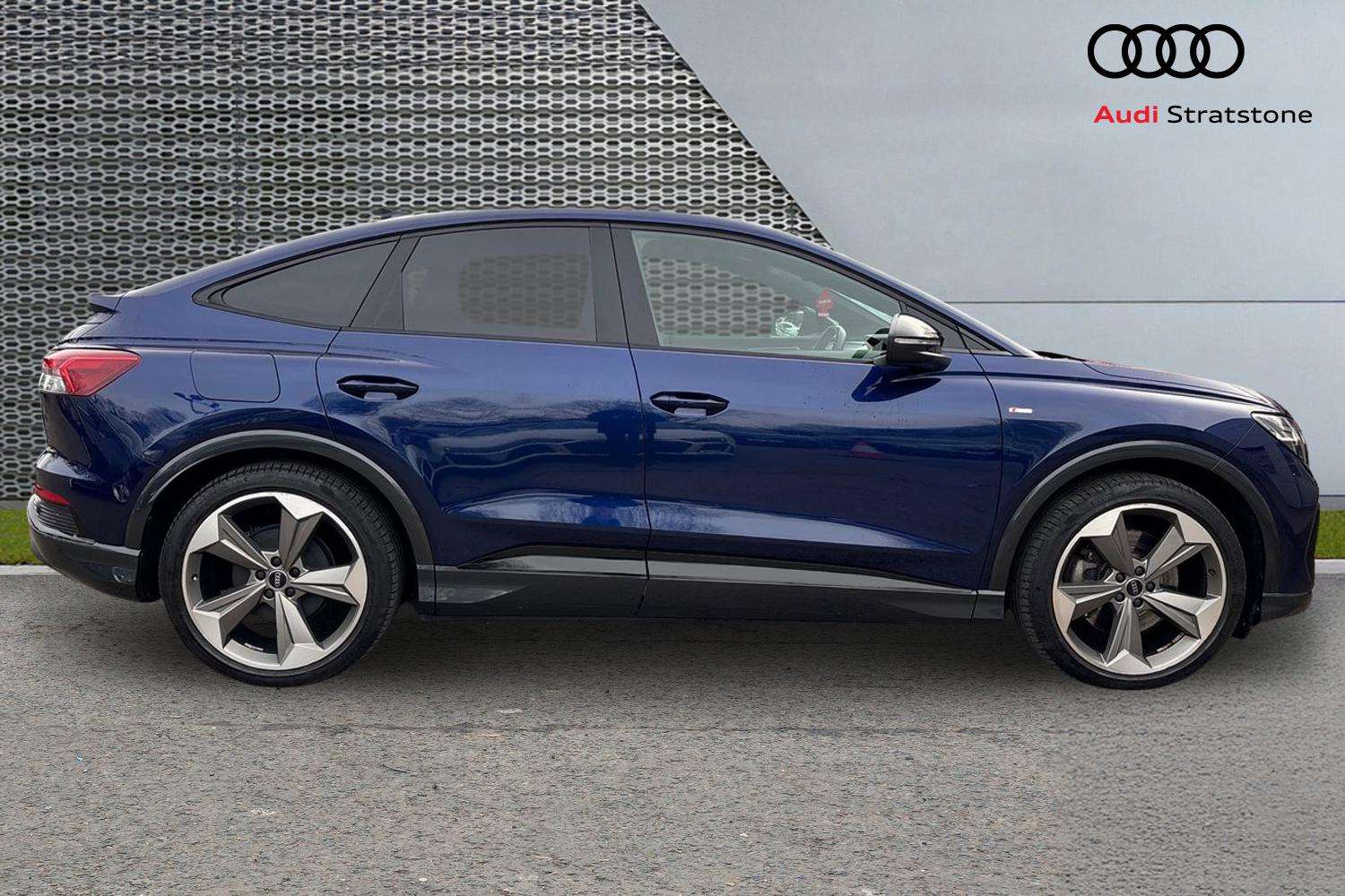 Used Audi Q4 e-tron 2024 for sale - 77589242: Photo 4