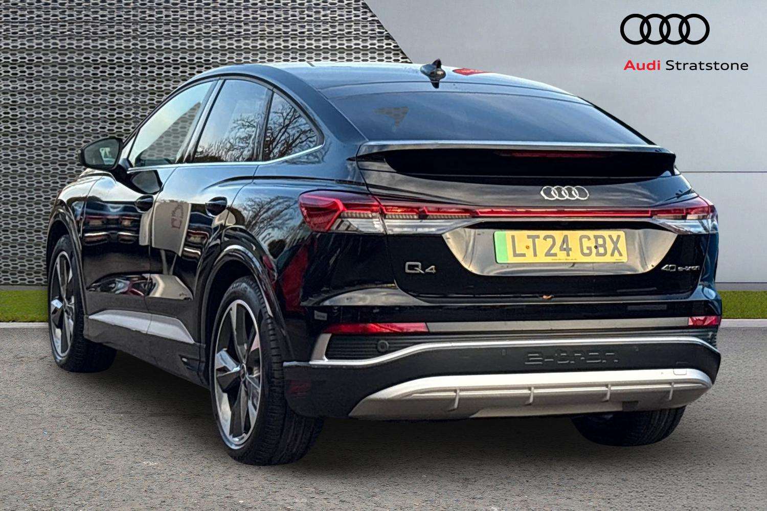 Used Audi Q4 e-tron 2024 for sale - 76718300: Photo 3