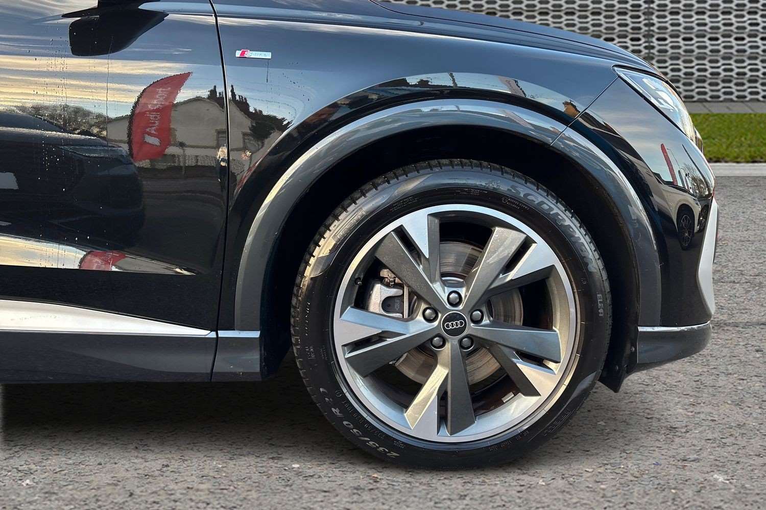 Used Audi Q4 e-tron 2024 for sale - 76718300: Photo 5