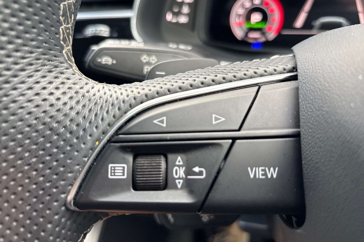 Used Audi Q8 2023 for sale - 76515709: Photo 16