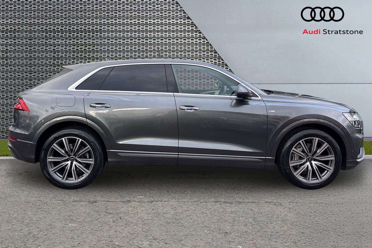 Used Audi Q8 2023 for sale - 76515709: Photo 4