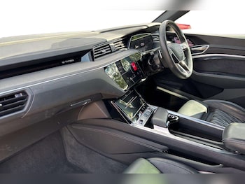 Used Audi Q8 2023 for sale - 79466944: Photo