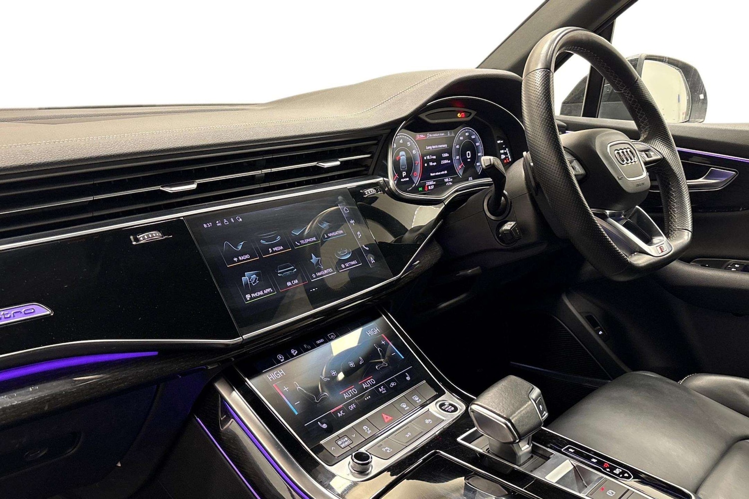 Used Audi Q7 2023 for sale - 77648835: Photo 2