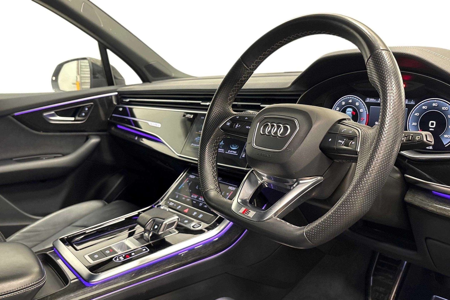 Used Audi Q7 2023 for sale - 77648835: Photo 6