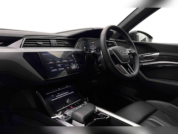 Used Audi Q8 2024 for sale - 78925333: Photo