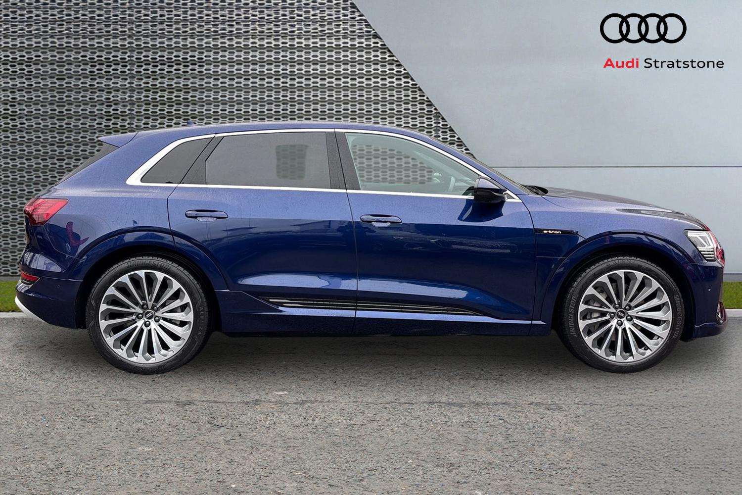 Used Audi e-tron 2022 for sale - 76967884: Photo 4