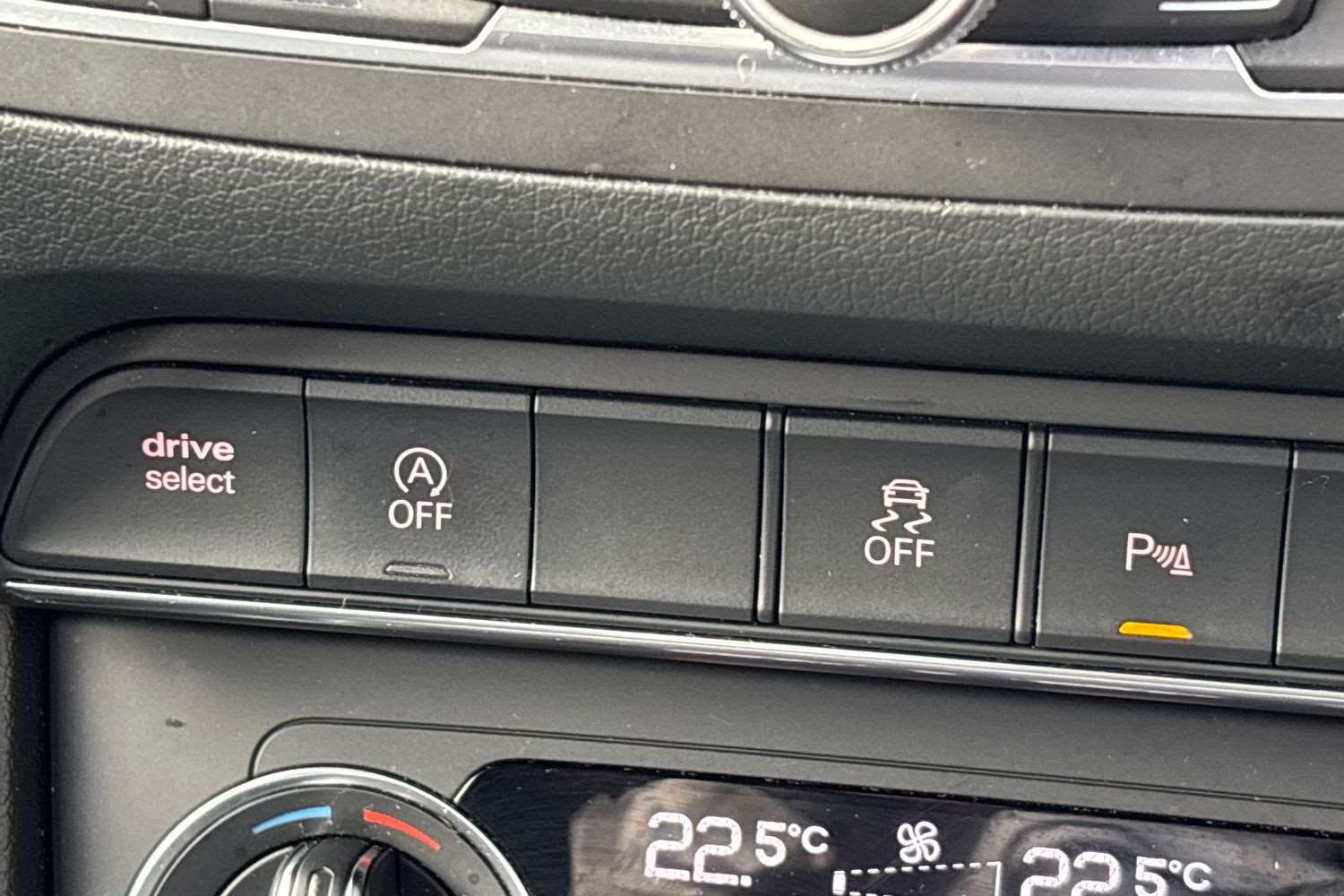 Used Audi Q3 2016 for sale - 77270149: Photo 30