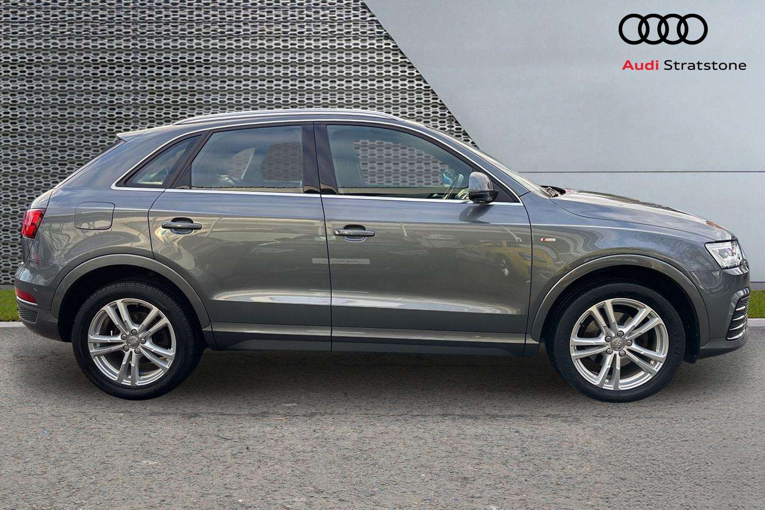 Used Audi Q3 2016 for sale - 77270149: Photo 4