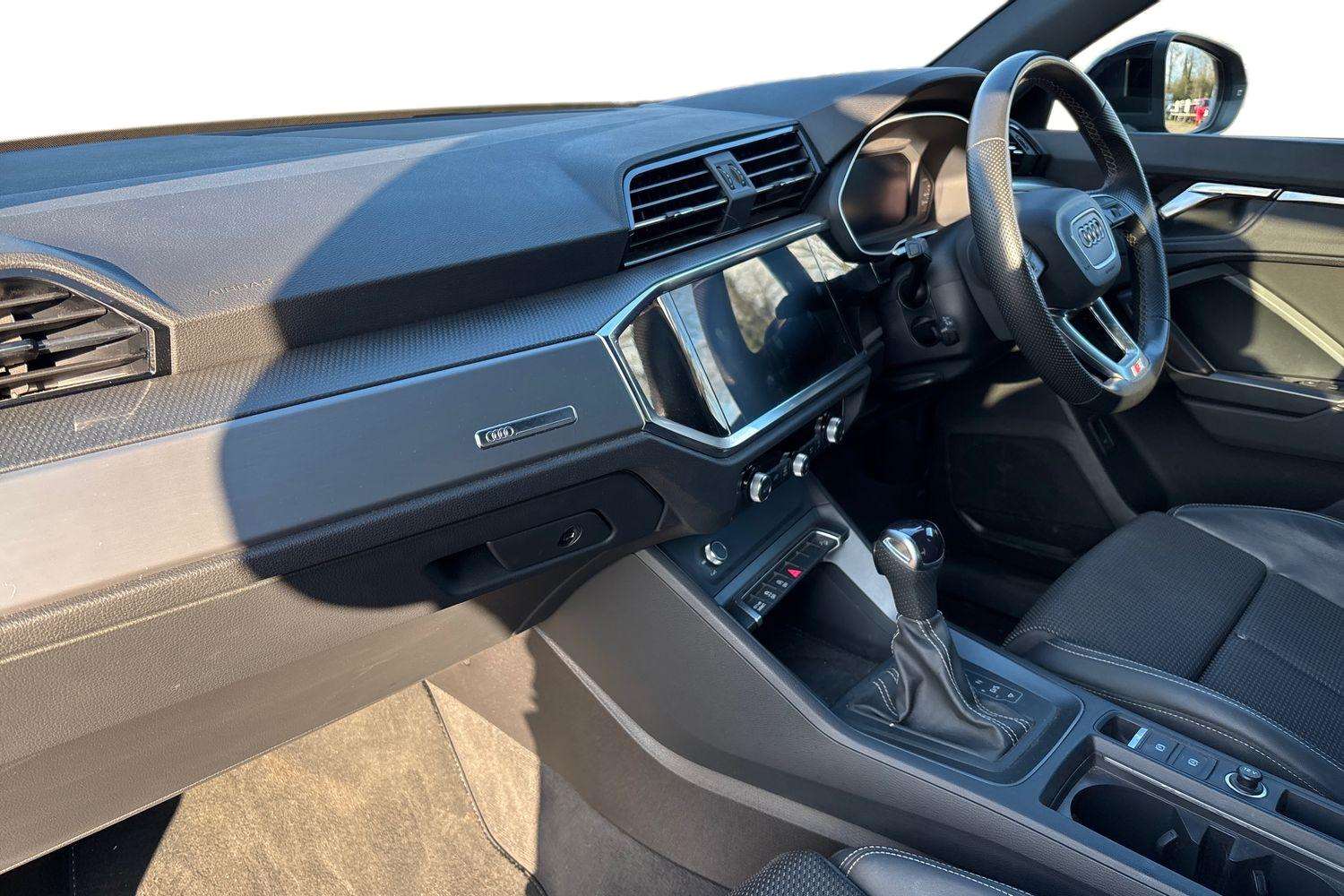 Used Audi Q3 2023 for sale - 78118654: Photo 2