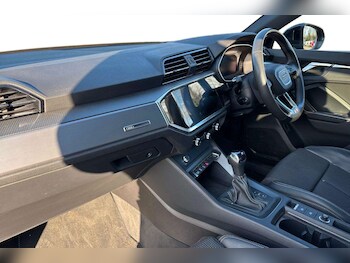 Used Audi Q3 2023 for sale - 78118654: Photo