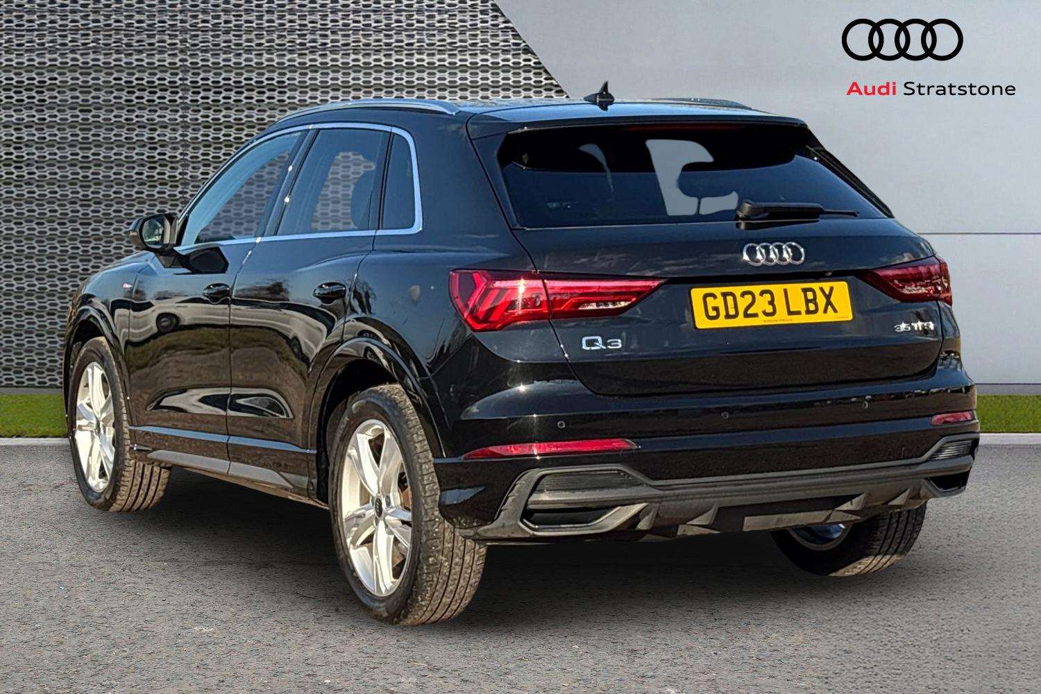 Used Audi Q3 2023 for sale - 78118654: Photo 3