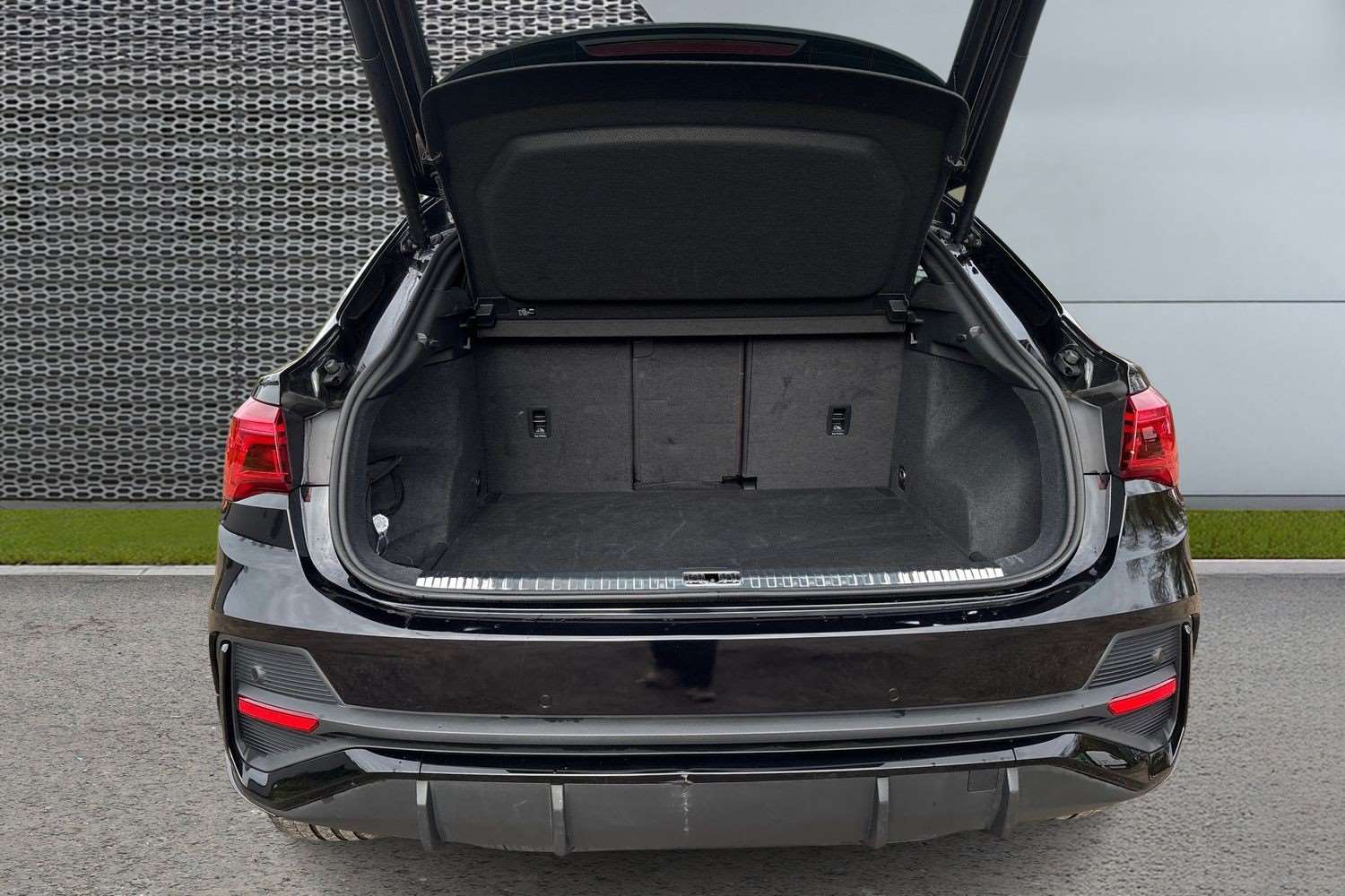 Used Audi Q3 2023 for sale - 76411411: Photo 13