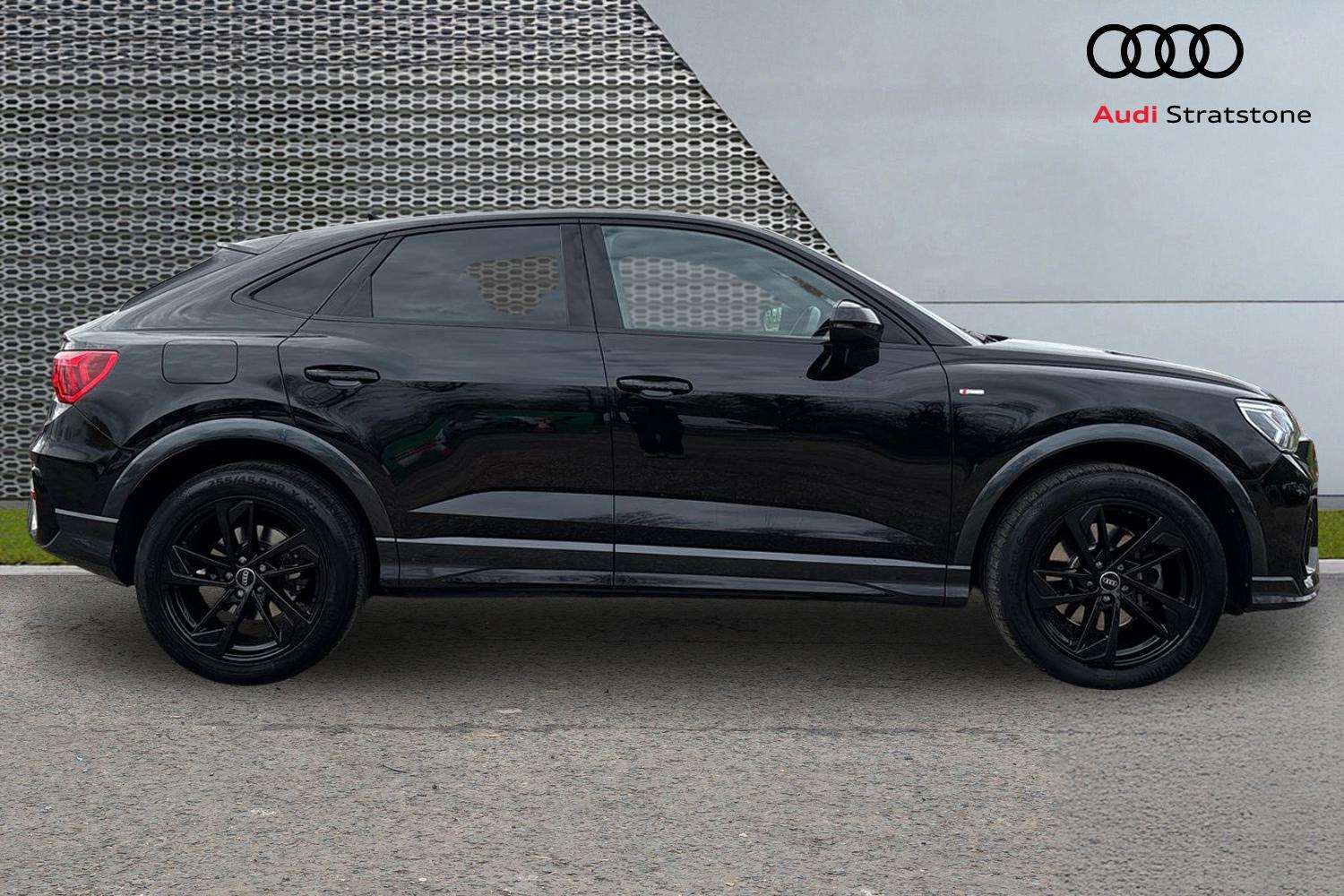 Used Audi Q3 2023 for sale - 76411411: Photo 4