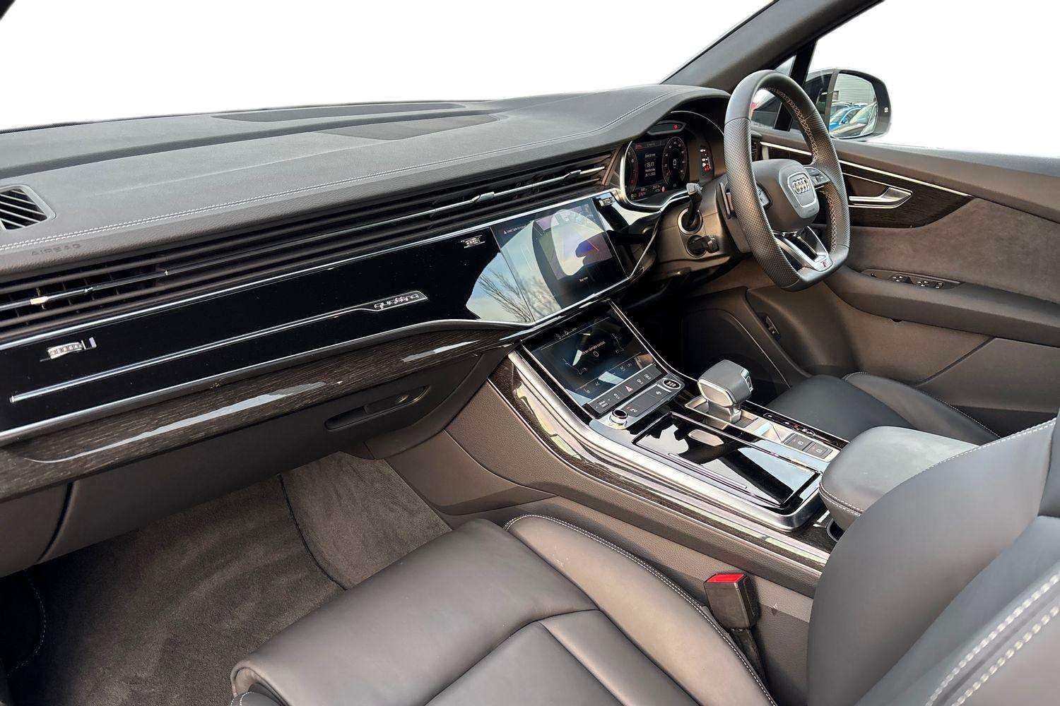 Used Audi Q7 2025 for sale - 76718298: Photo 2