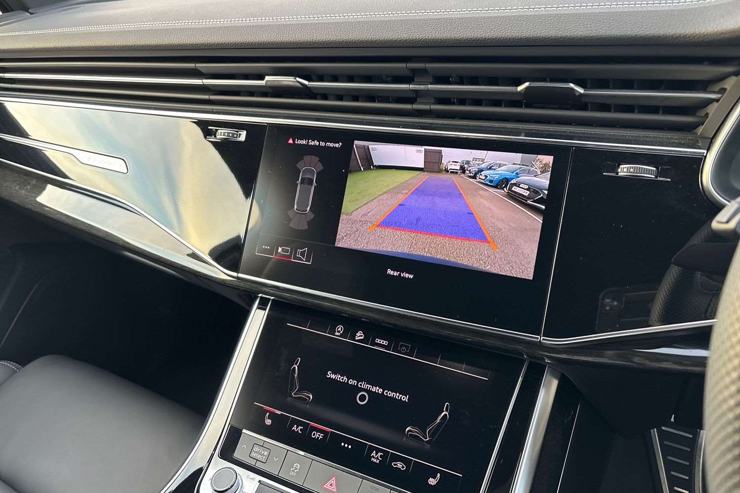 Used Audi Q7 2025 for sale - 76718298: Photo 26