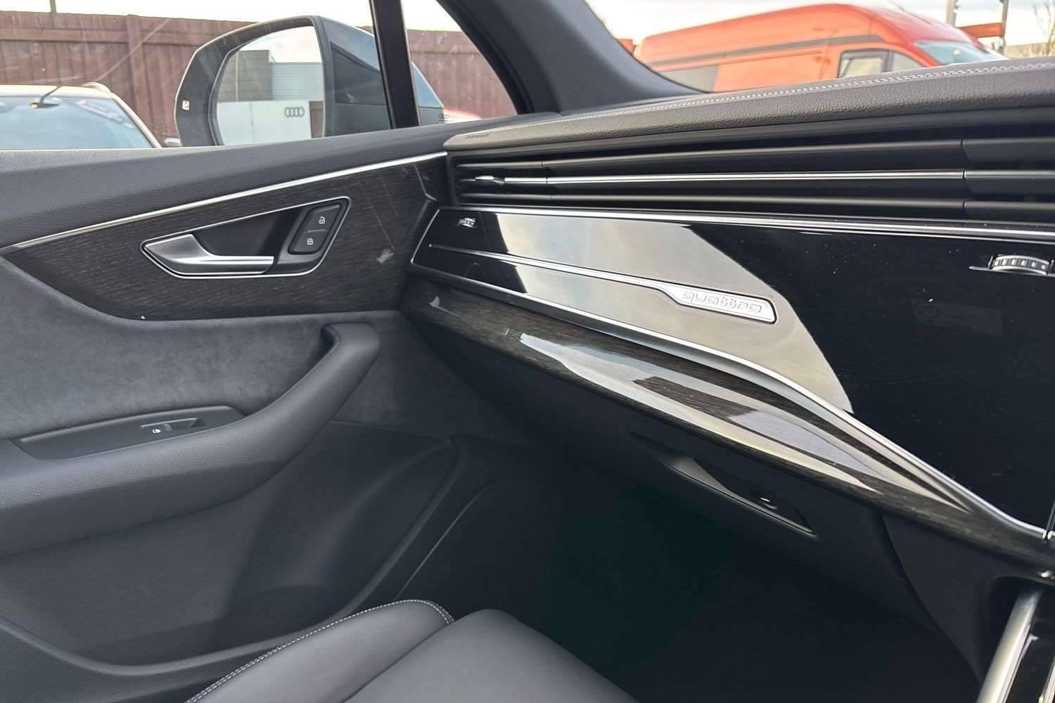 Used Audi Q7 2025 for sale - 76718298: Photo 33