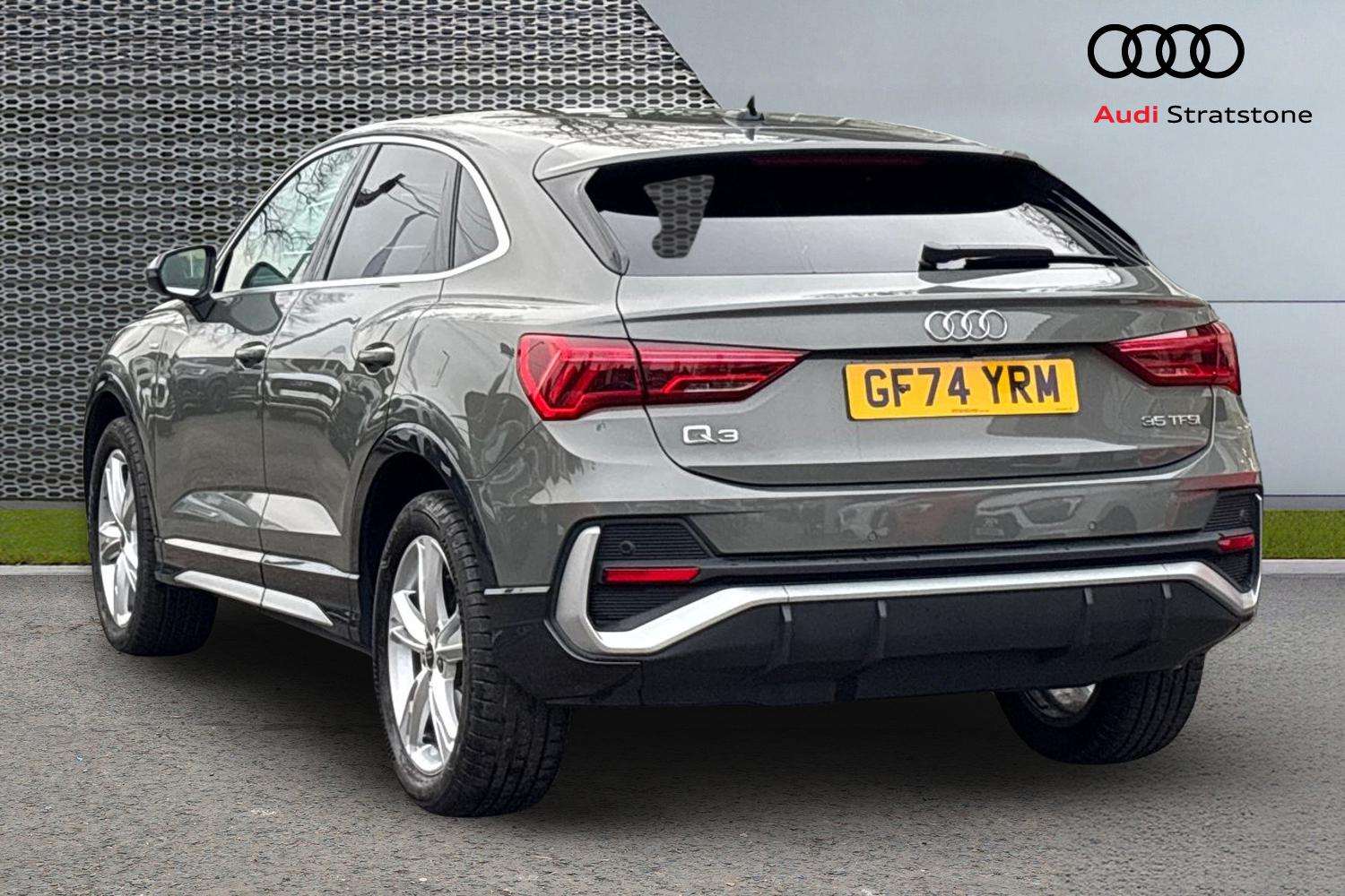 Used Audi Q3 2024 for sale - 77270131: Photo 3