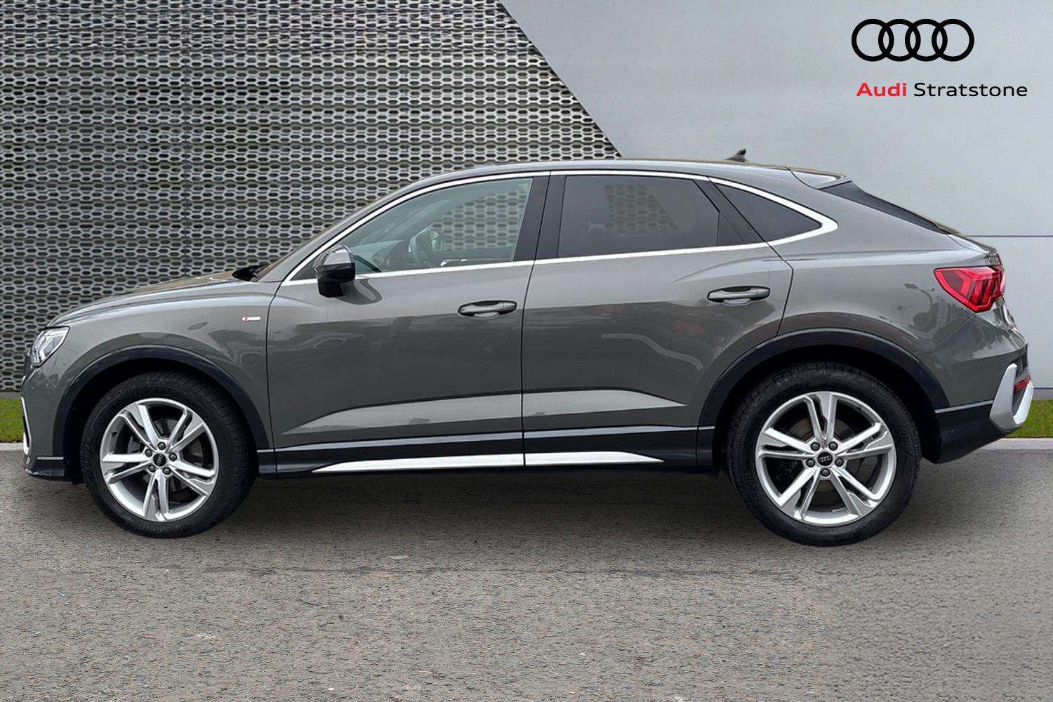 Used Audi Q3 2024 for sale - 77270131: Photo 8