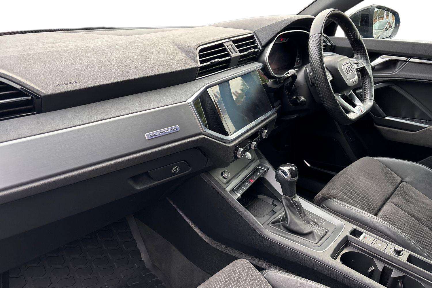 Used Audi Q3 2020 for sale - 77628125: Photo 2