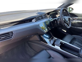 Used Audi Q8 2024 for sale - 79391053: Photo