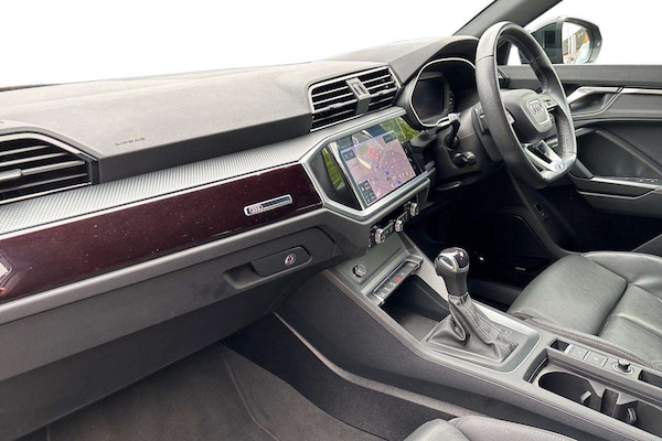 Used Audi Q3 2022 for sale - 76262476: Photo 2