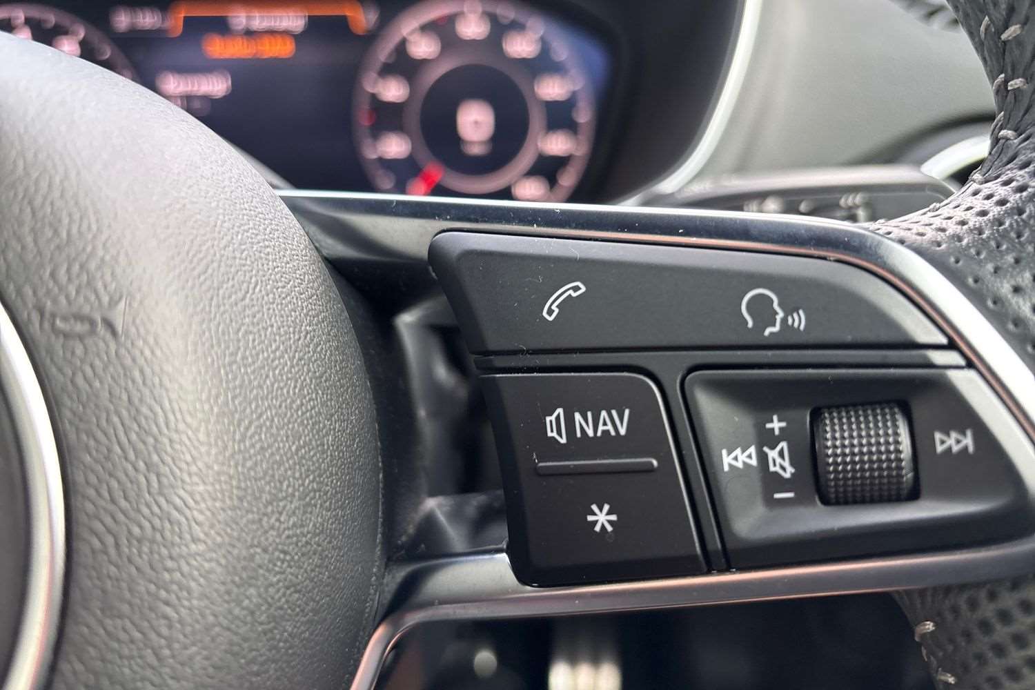 Used Audi TT 2023 for sale - 76648833: Photo 17