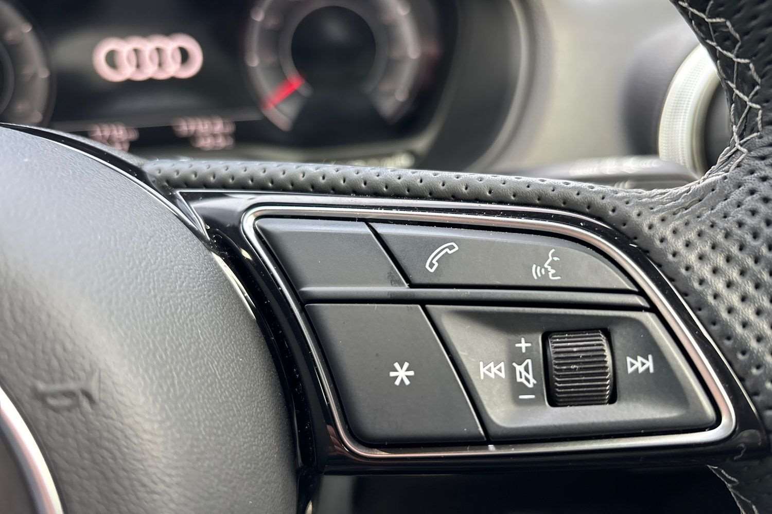 Used Audi Q2 2025 for sale - 76842897: Photo 17