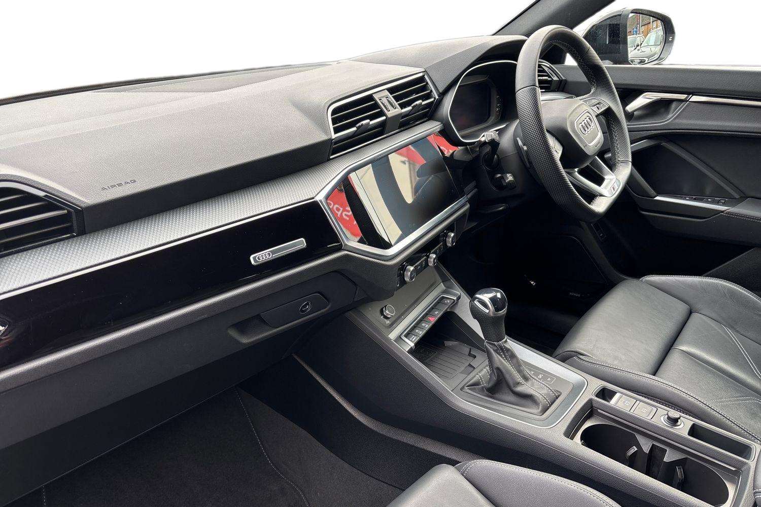 Used Audi Q3 2024 for sale - 77601136: Photo 2