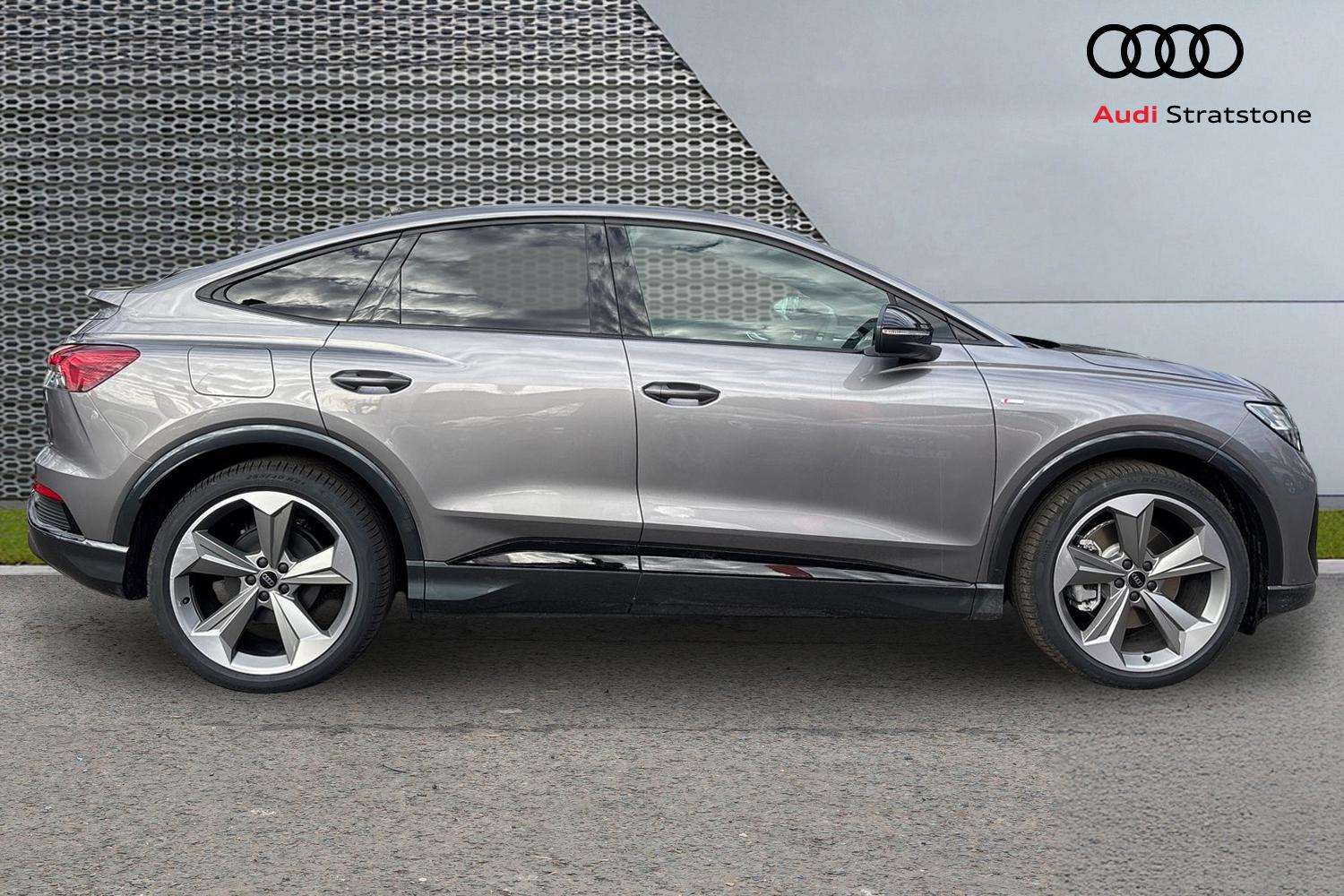 Used Audi Q4 e-tron 2025 for sale - 76475828: Photo 4